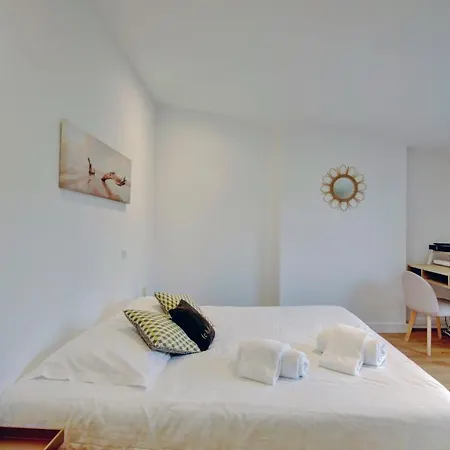 Les Halles Et Hauteurs By Cocoonr *