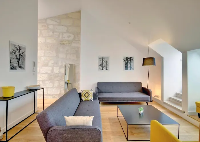 Apartment Les Halles Et Hauteurs By Cocoonr