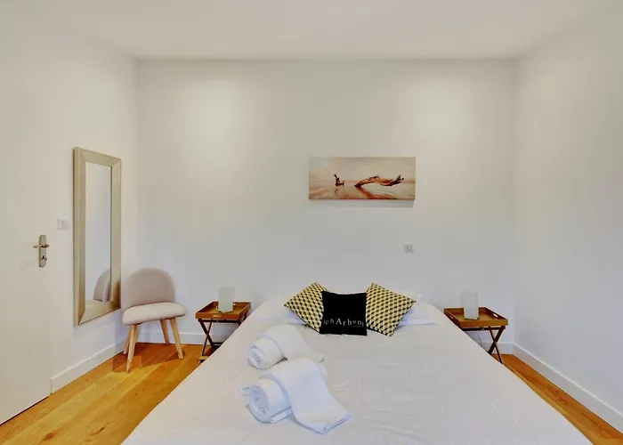 Les Halles Et Hauteurs By Cocoonr * ボルドー