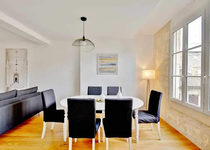 Les Halles Et Hauteurs By Cocoonr Apartment